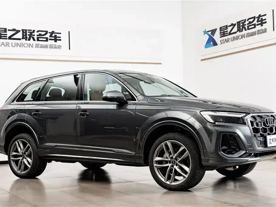 Audi Q7 2024 из CN, фото 7