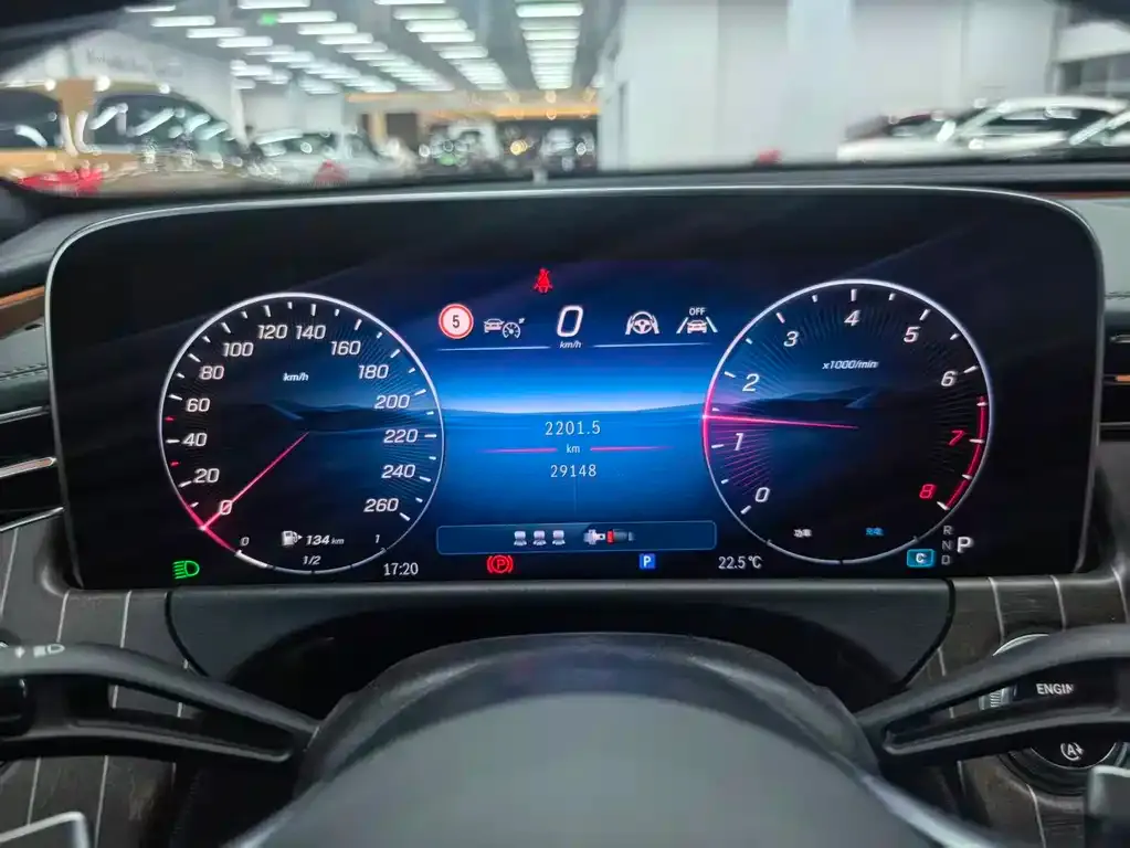 Mercedes-Benz E-Class 2024 из CN, фото 7