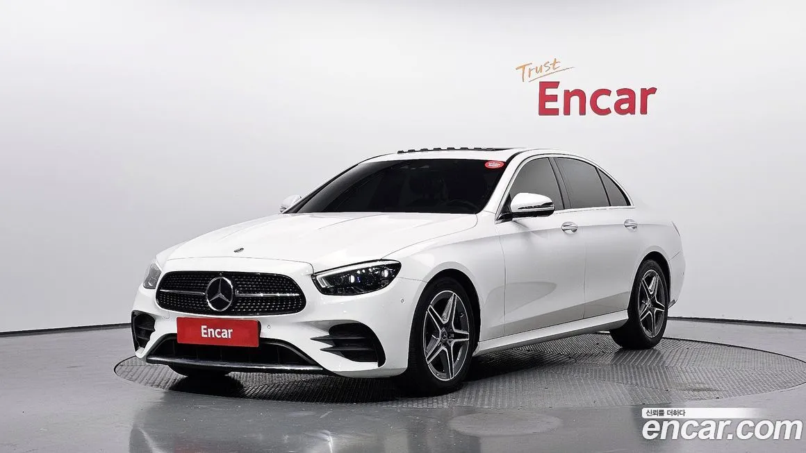 Mercedes-Benz E-Class — фото 1