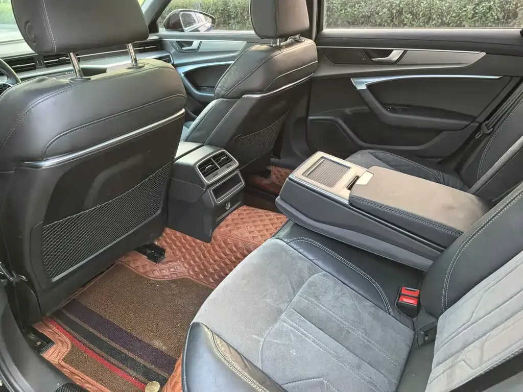 Audi A6L 2021 из CN, фото 10