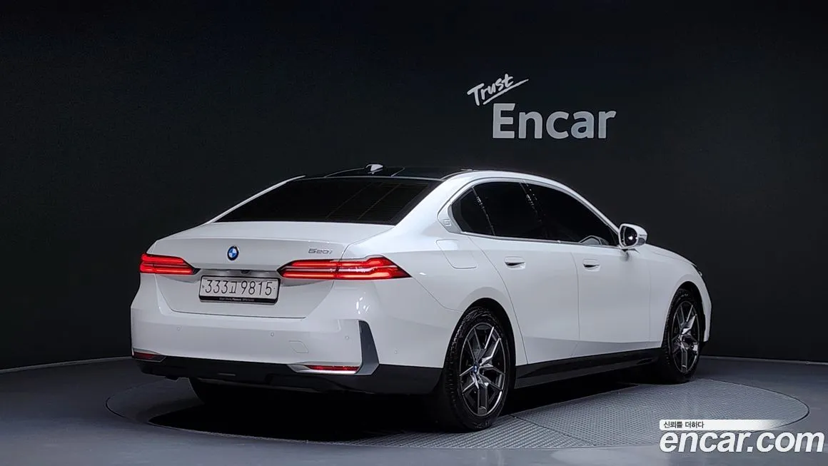 BMW 5-Series 2024 из KR, фото 2