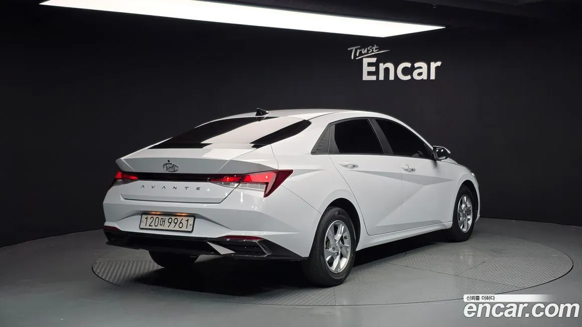 Hyundai AVANTE — фото 2