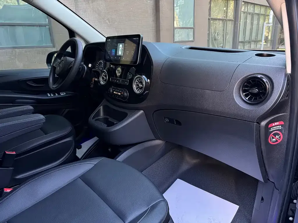 Mercedes-Benz Vito 2023 из CN, фото 9