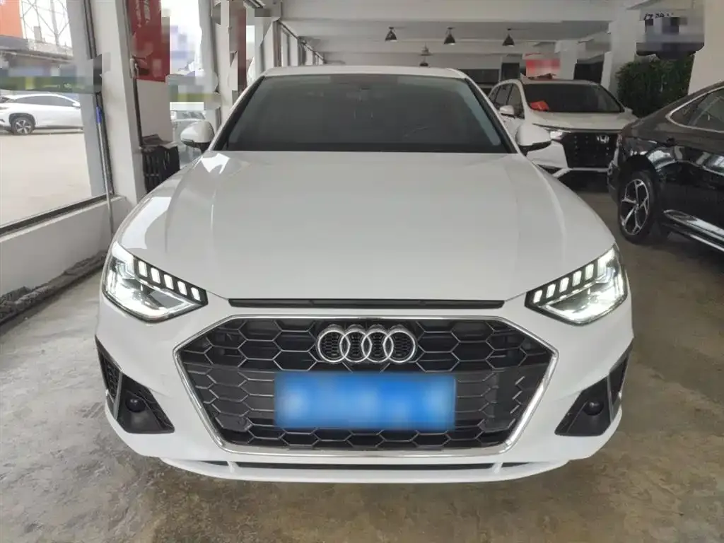 Audi A4L 2023 из CN, фото 3