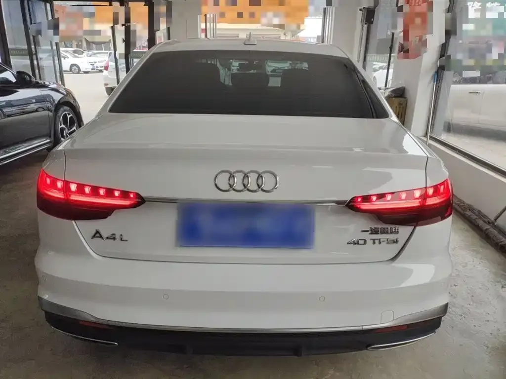 Audi A4L 2023 из CN, фото 6
