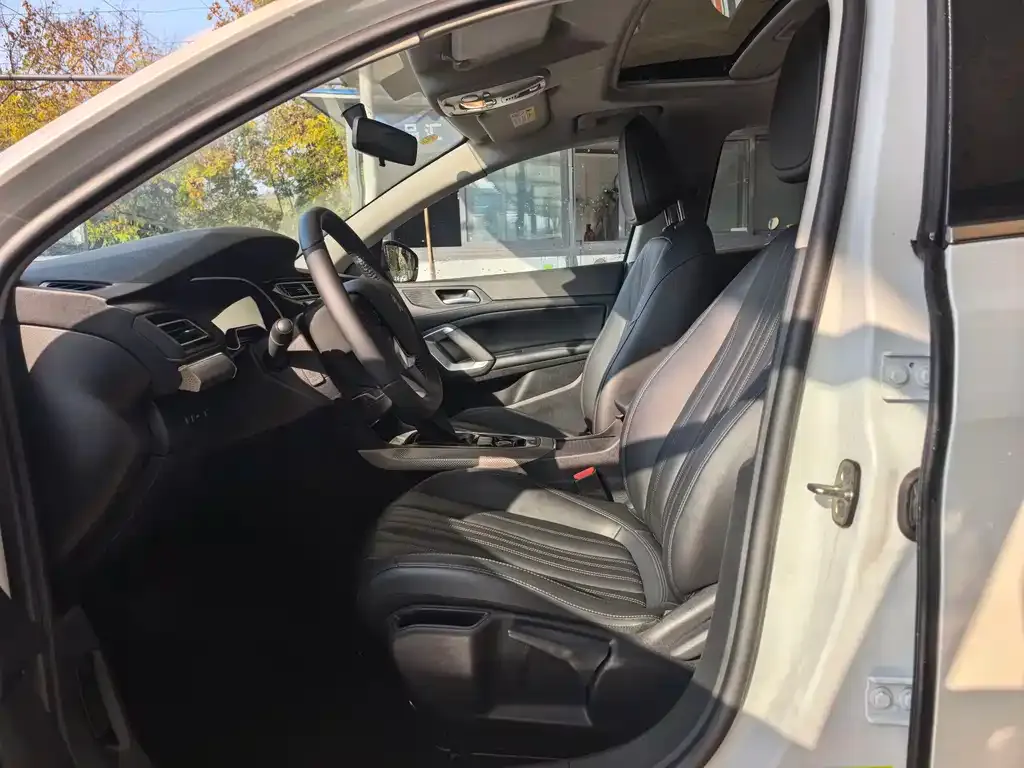 Peugeot 408 2025 из CN, фото 5