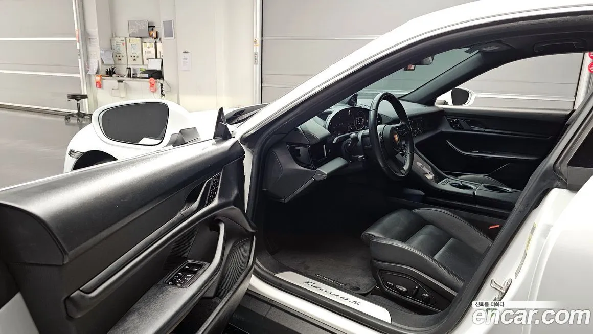 Porsche Taycan 2021 из KR, фото 10