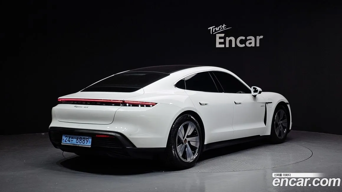 Porsche Taycan 2021 из KR, фото 2