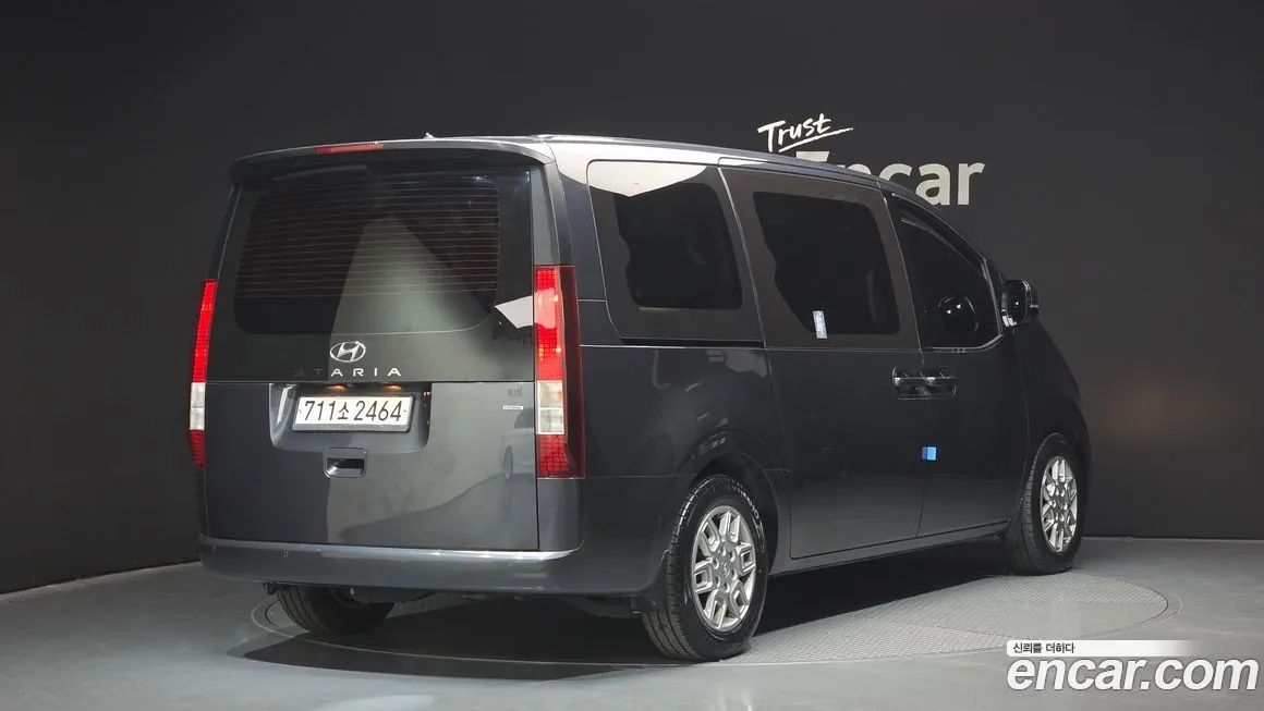 Hyundai Staria — фото 2