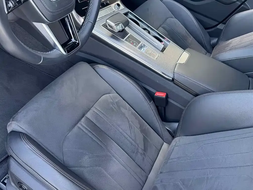 Audi A6L 2024 из CN, фото 3