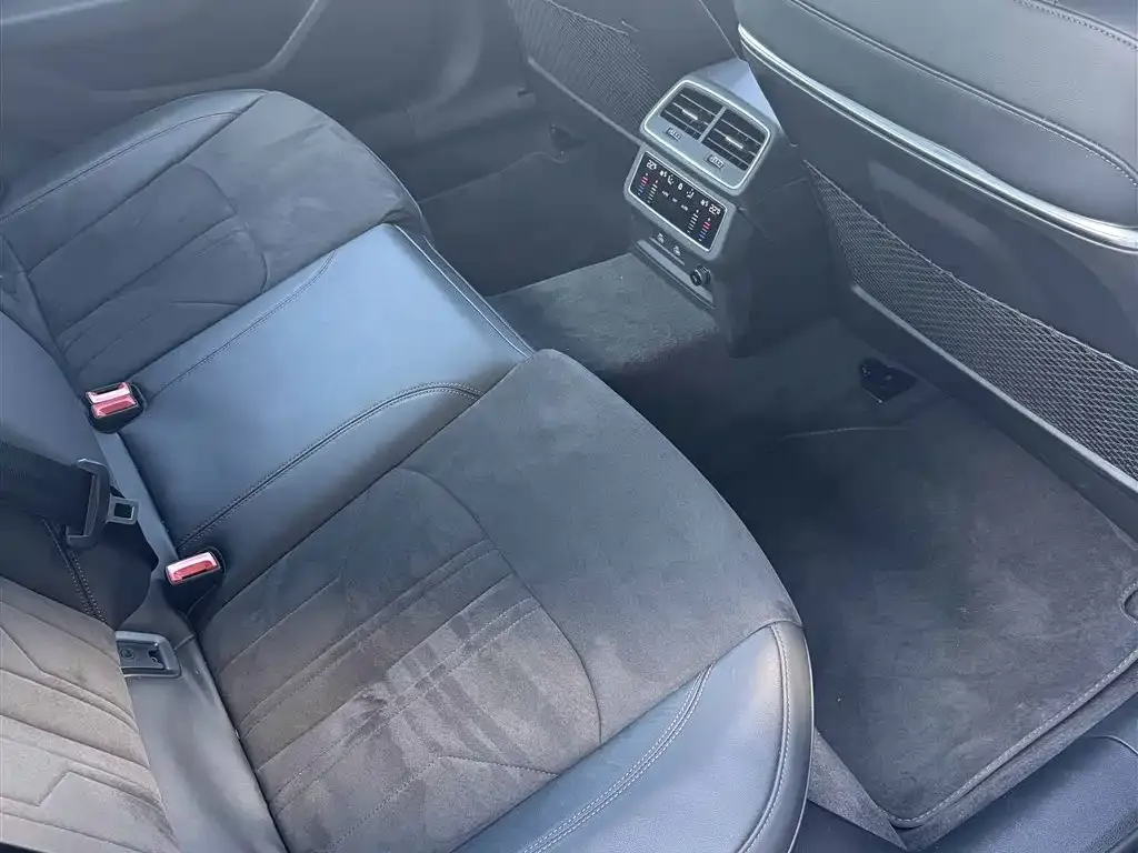 Audi A6L 2024 из CN, фото 7