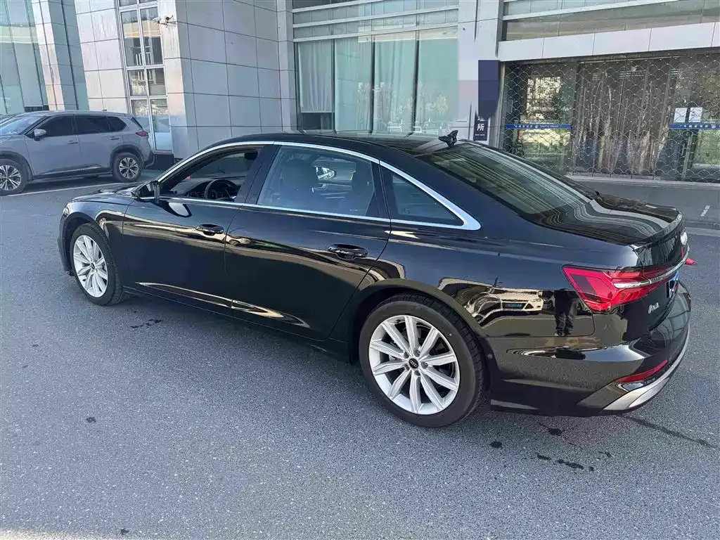 Audi A6L 2024 из CN, фото 8