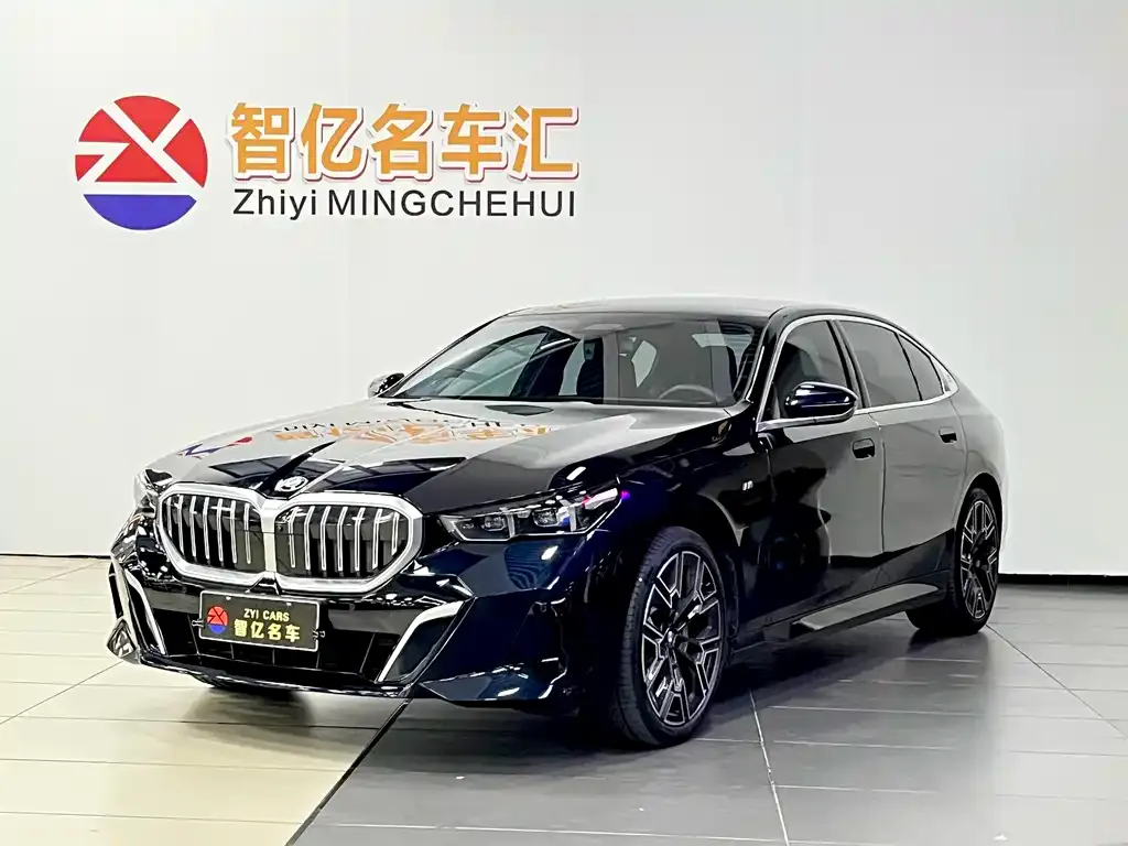 BMW 5 Series — фото 1