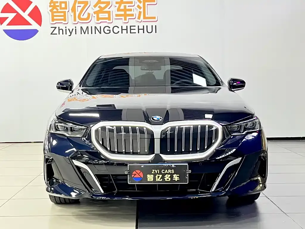 BMW 5 Series — фото 2