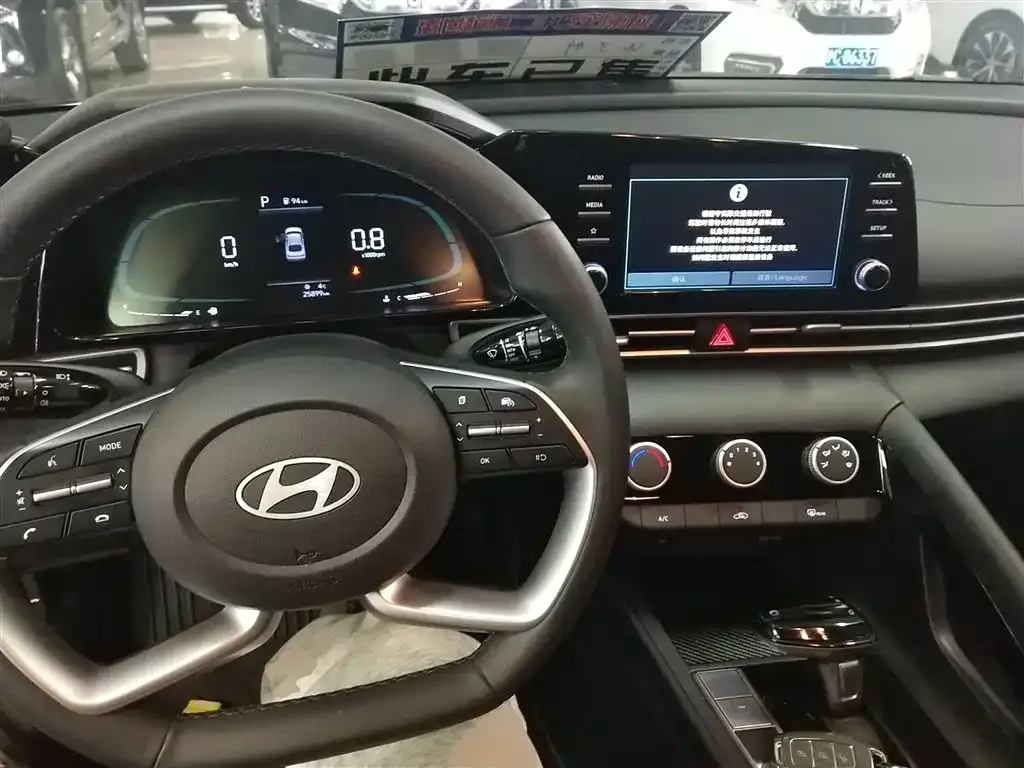 Hyundai Elantra 2024 из CN, фото 10