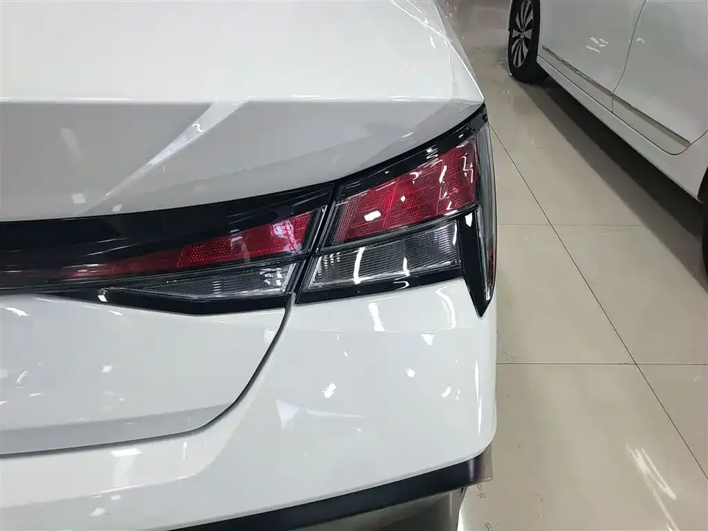 Hyundai Elantra 2024 из CN, фото 8