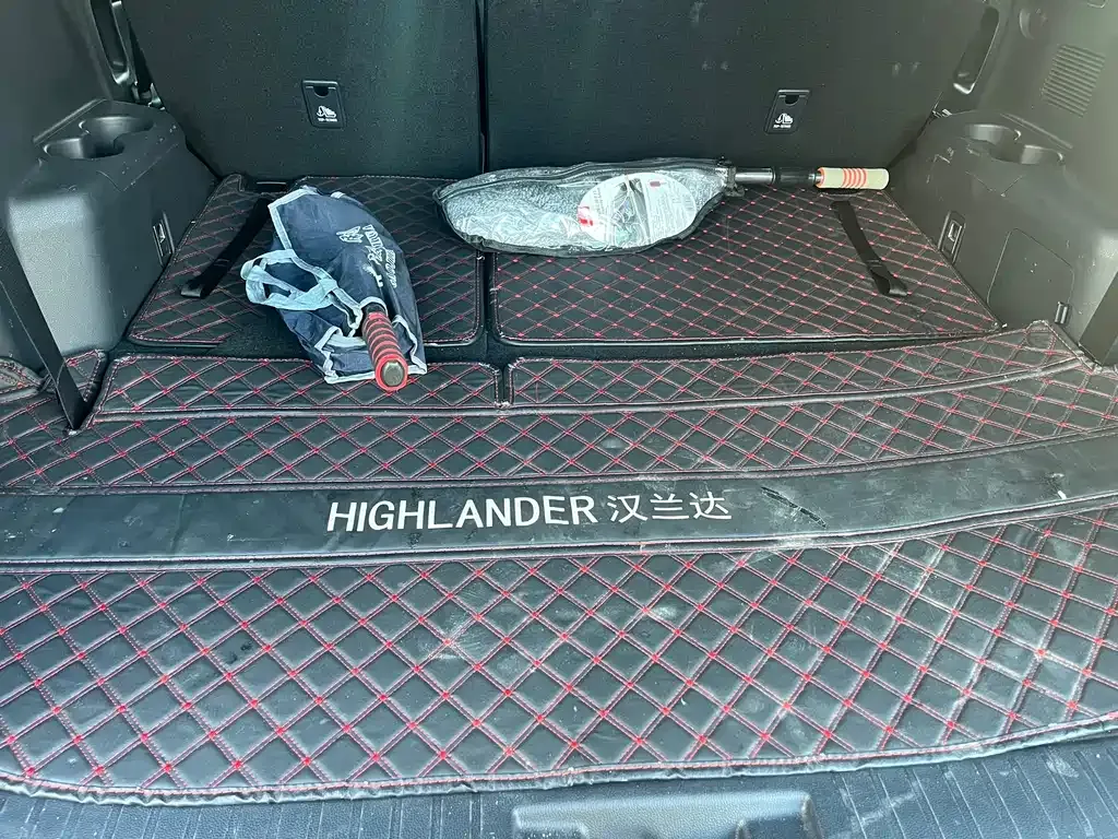 Toyota Highlander — фото 10