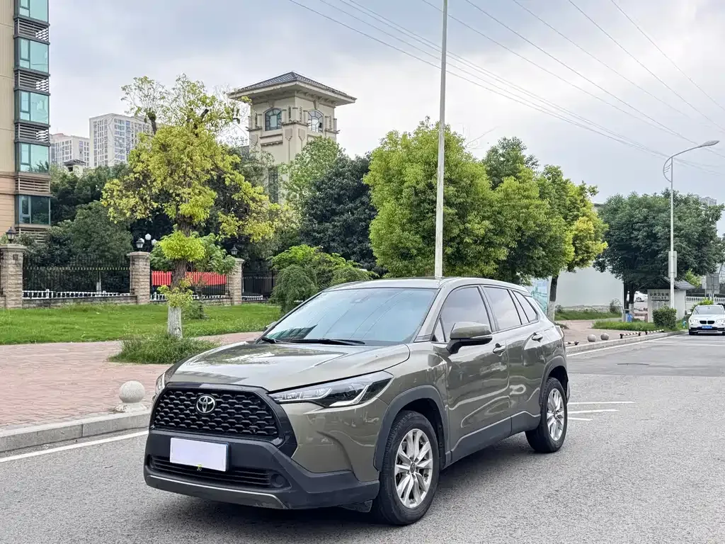 Toyota Corolla Cross — фото 1