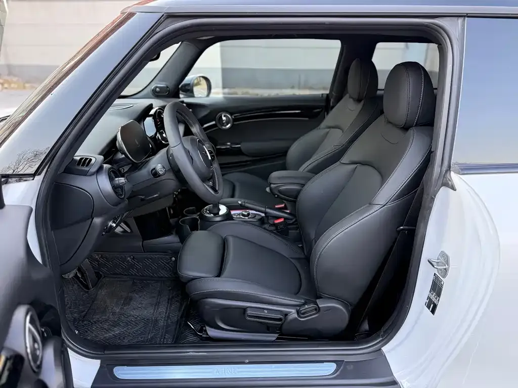 MINI Cooper (3-door) 2024 из CN, фото 8