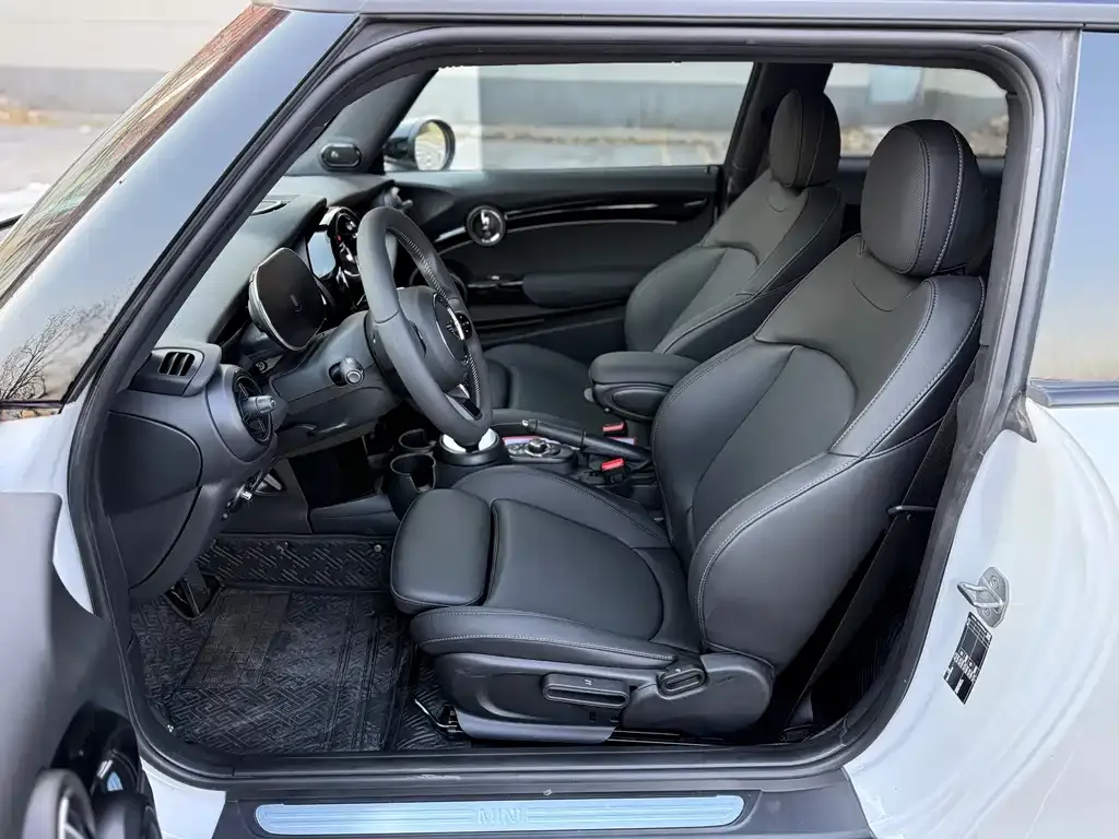 MINI Cooper (3-door) 2024 из CN, фото 9