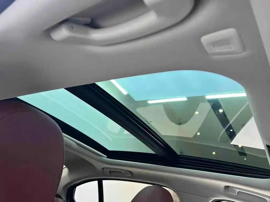 BMW 3 Series 2024 из CN, фото 9