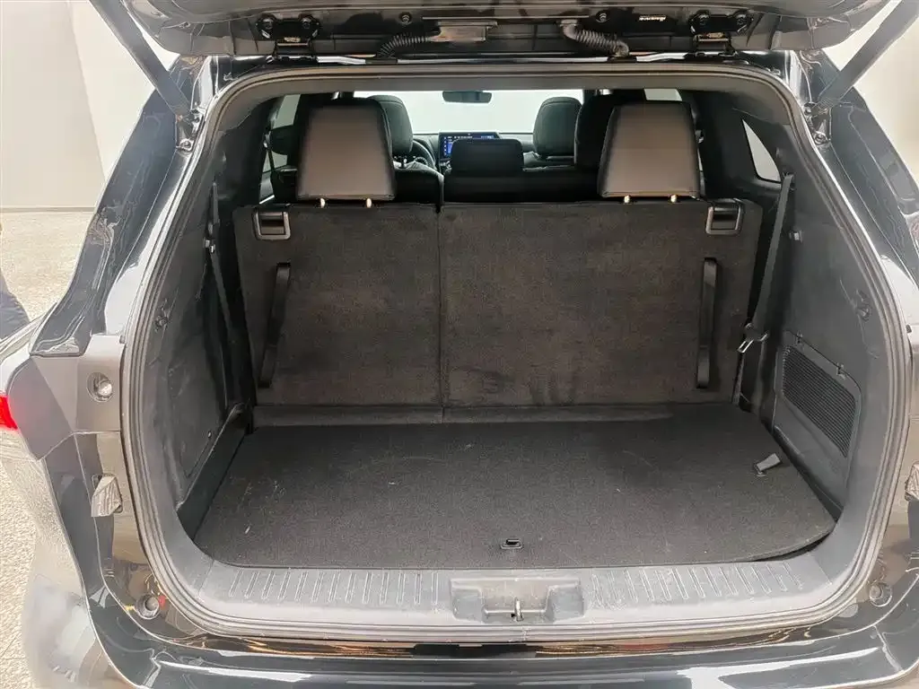 Toyota Crown Kluger 2024 из CN, фото 7