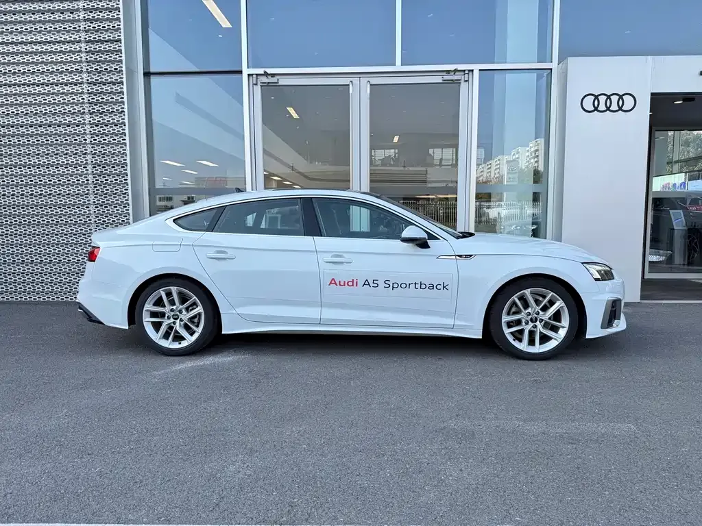 Audi A5 (Import) 2024 из CN, фото 3