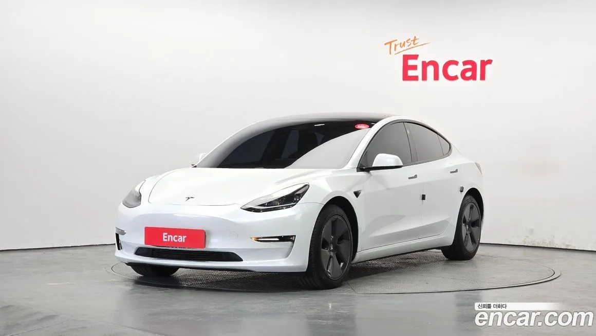 Tesla Model 3 — фото 1