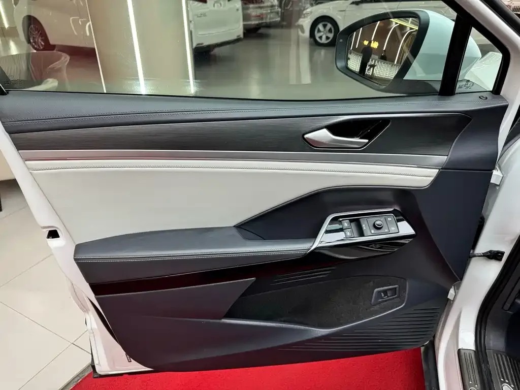 Volkswagen ID.6 Crozz 2021 из CN, фото 8