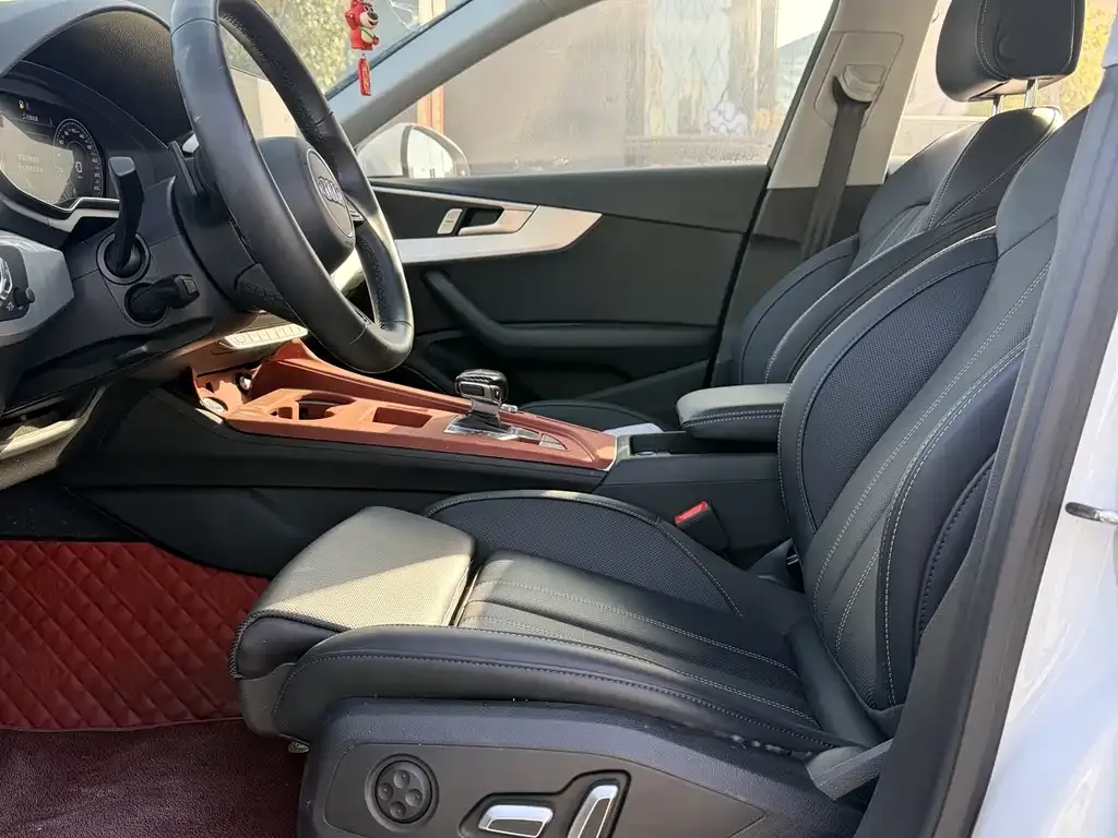 Audi A4L 2024 из CN, фото 4