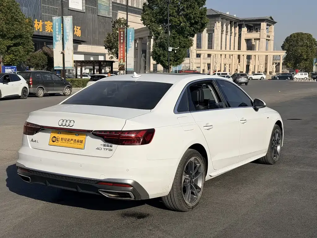 Audi A4L 2024 из CN, фото 9