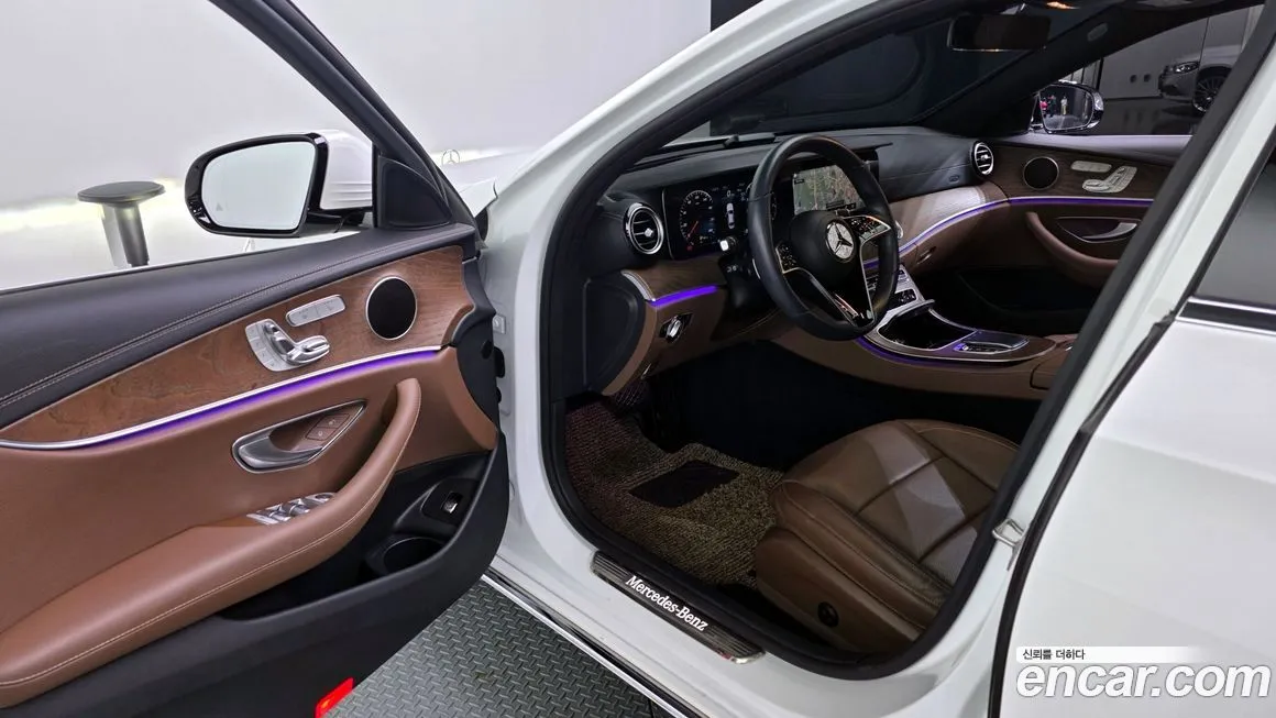 Mercedes-Benz E-Class — фото 10