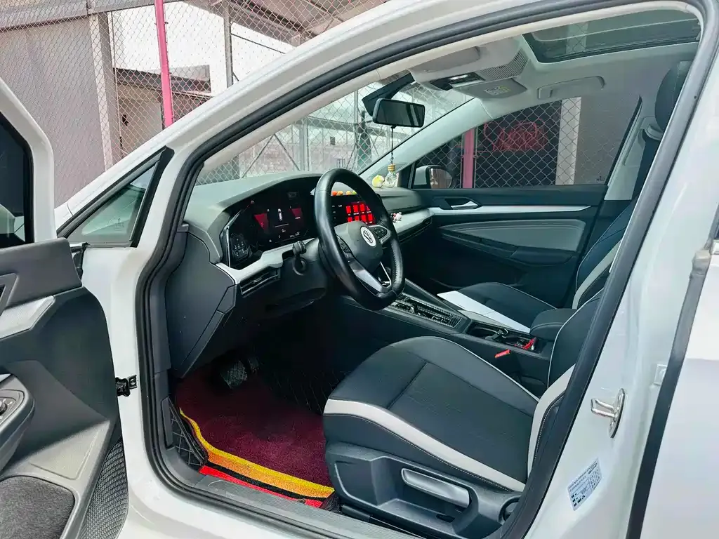 Volkswagen Golf 2021 из CN, фото 5