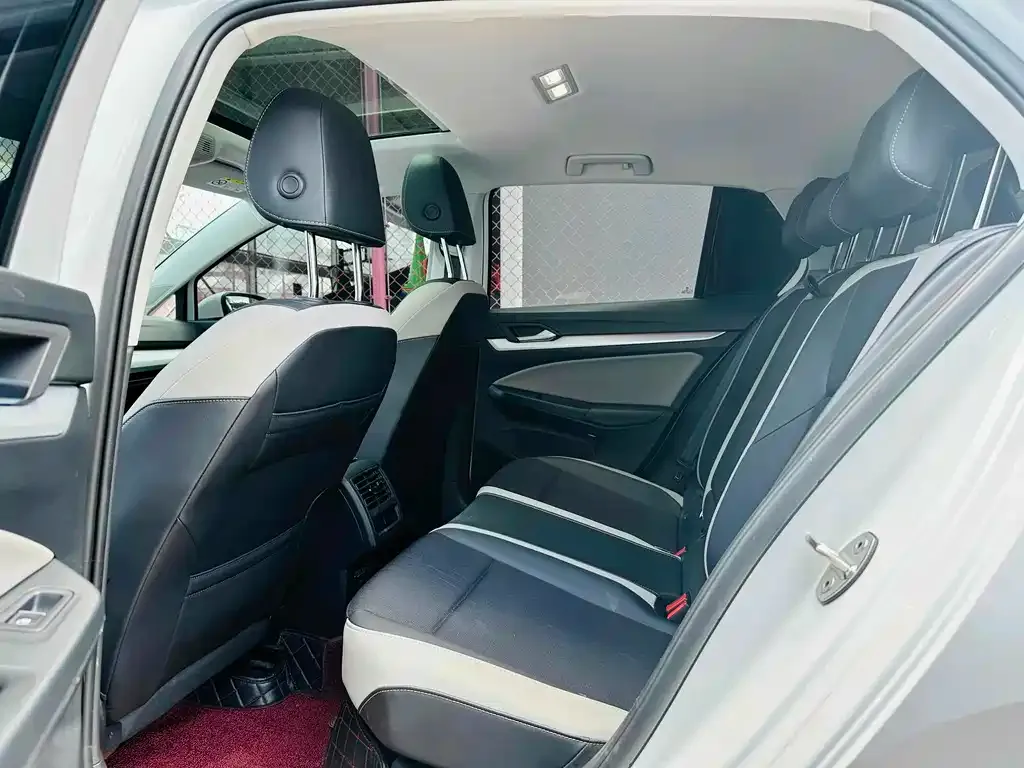 Volkswagen Golf 2021 из CN, фото 6