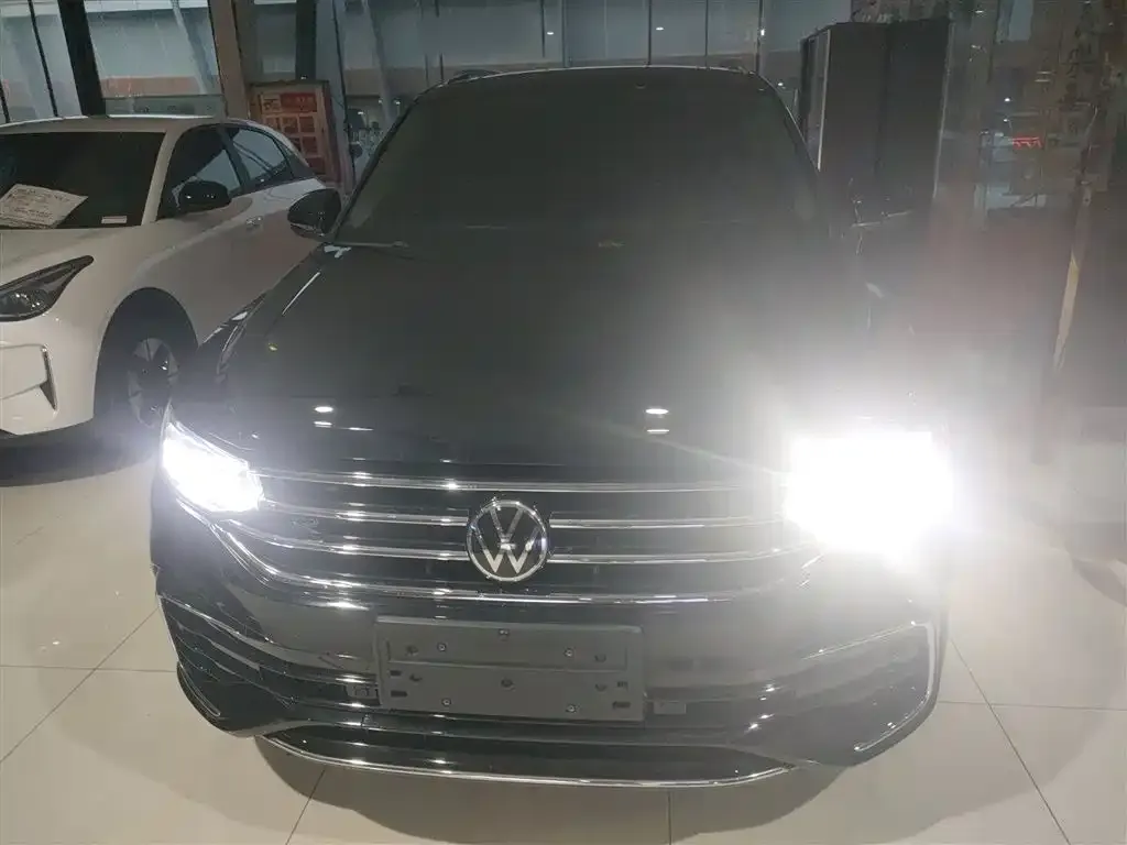 Volkswagen Tiguan L 2022 из CN, фото 3
