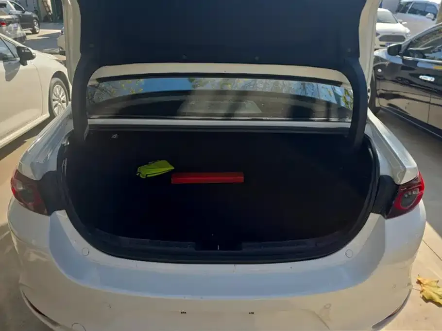 Mazda 3 Axela 2022 из CN, фото 4