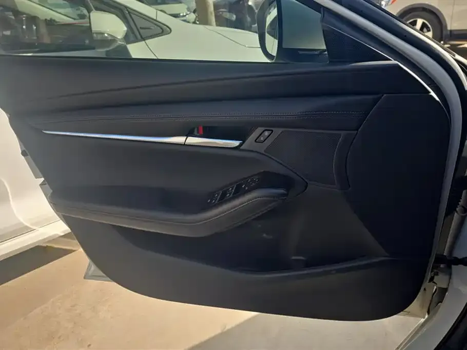 Mazda 3 Axela 2022 из CN, фото 7