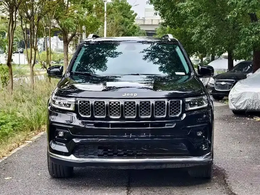 Jeep Grand Commander — фото 2