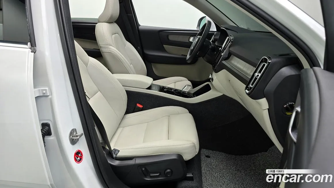 Volvo XC40 2024 из KR, фото 10