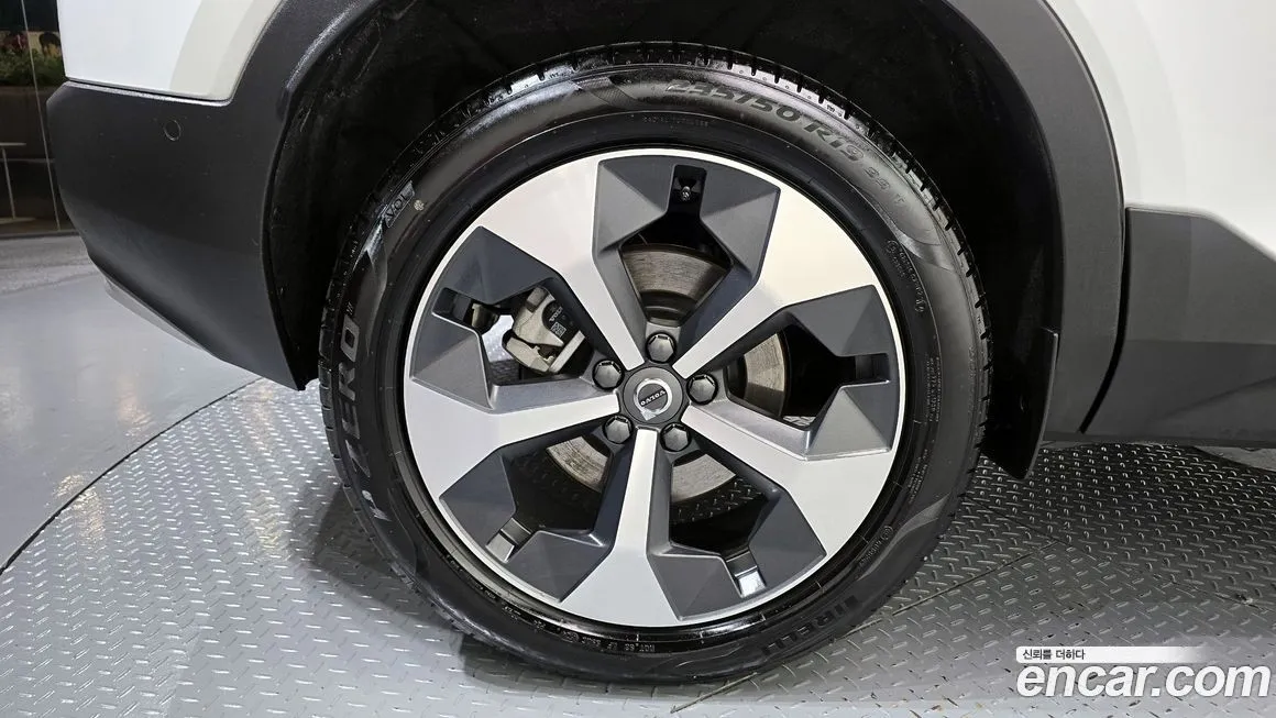 Volvo XC40 2024 из KR, фото 5