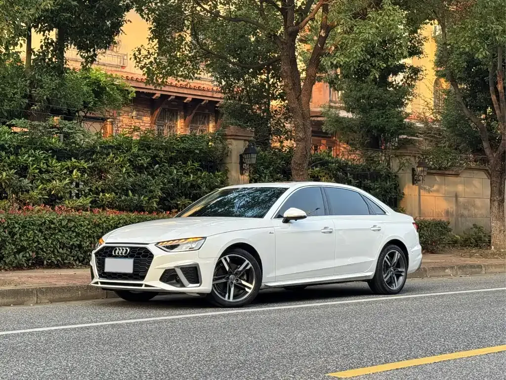 Audi A4L 2021 из CN, фото 1