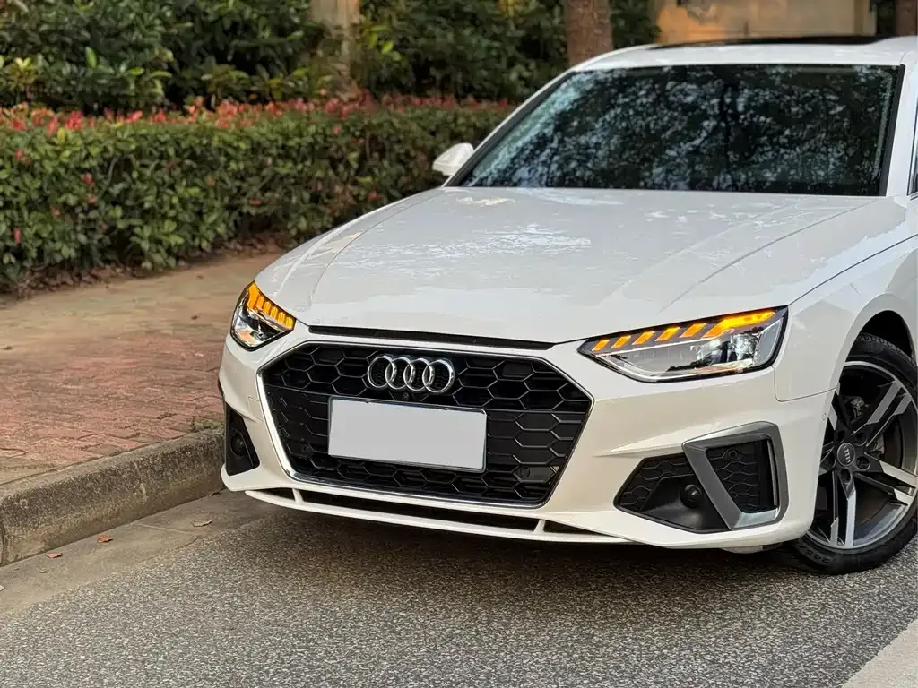 Audi A4L 2021 из CN, фото 5