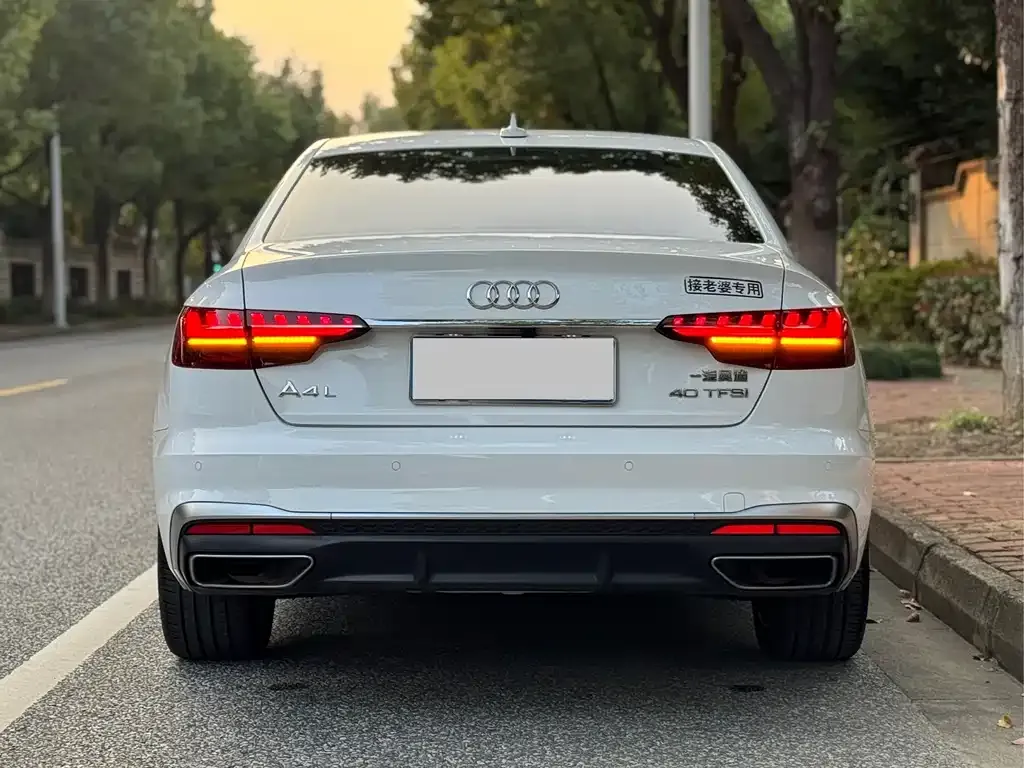 Audi A4L 2021 из CN, фото 9