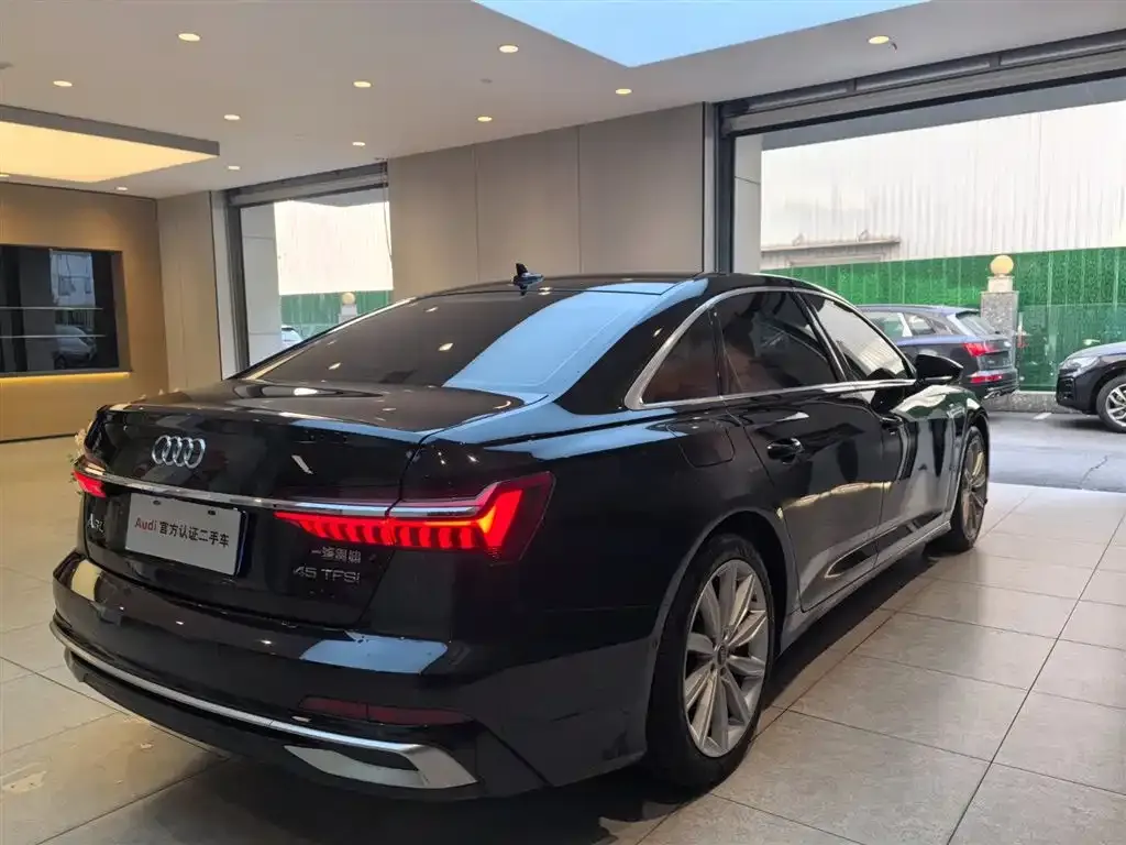 Audi A6L 2023 из CN, фото 2