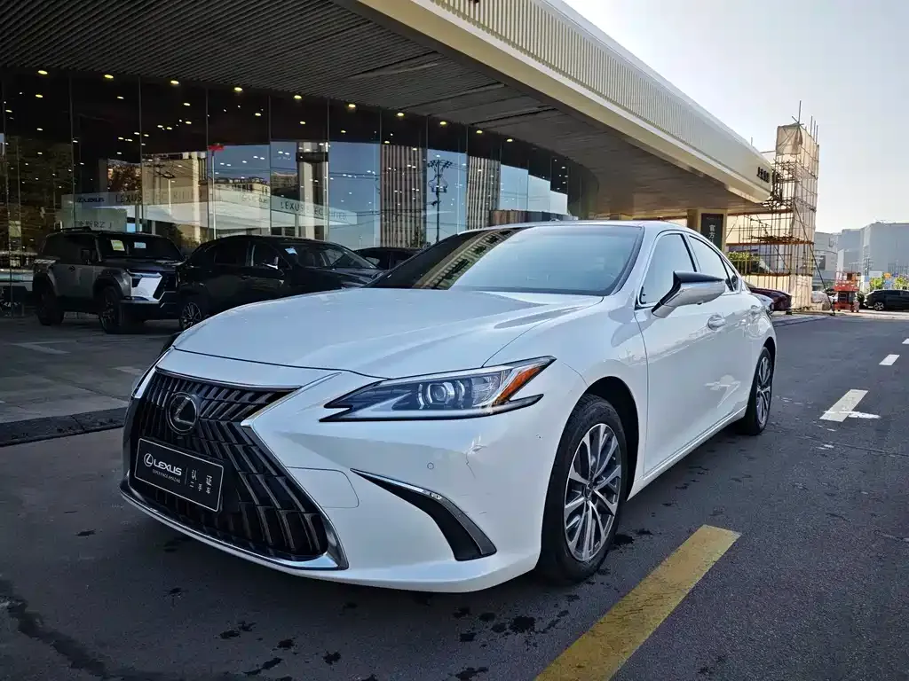 Lexus ES 2022 из CN, фото 2