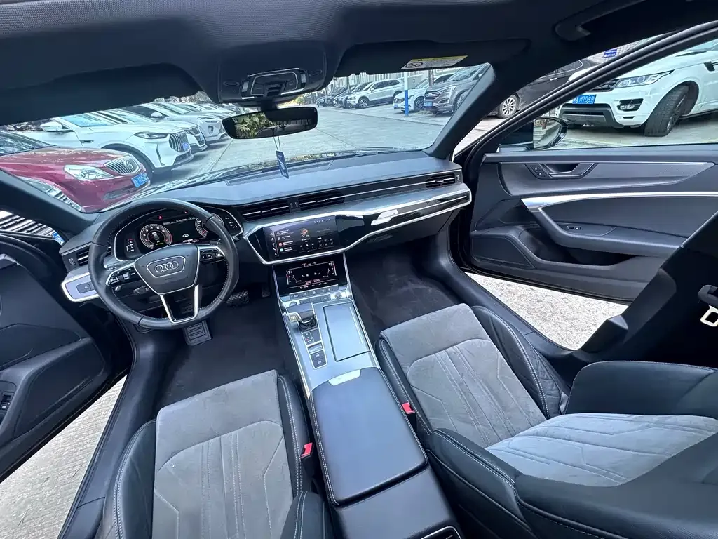 Audi A6L 2021 из CN, фото 9