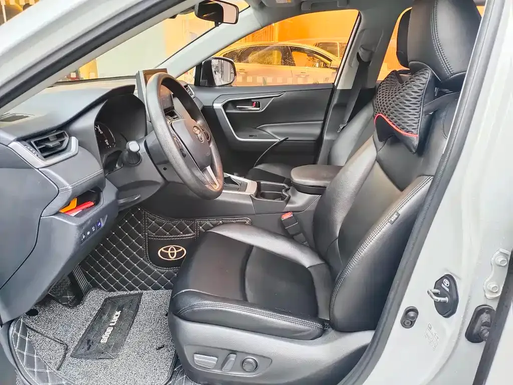 Toyota RAV4 2021 из CN, фото 3