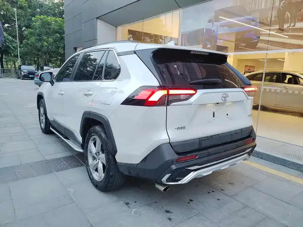 Toyota RAV4 2021 из CN, фото 8