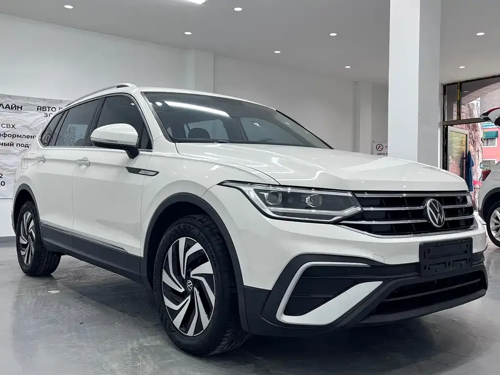 Volkswagen Tiguan L — фото 3