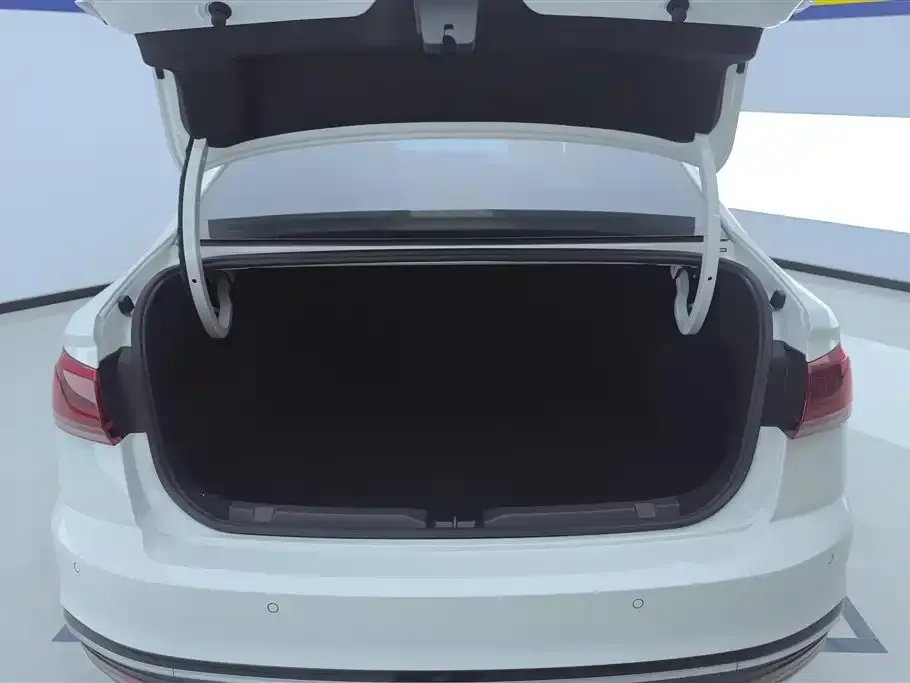 Volkswagen Bora 2023 из CN, фото 4